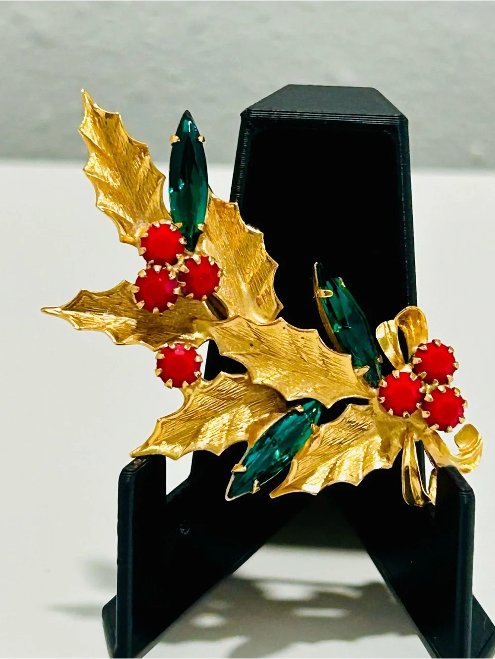 Vintage Christmas Brooch Holiday Holly Berries Brushed Goldtone Pin Back